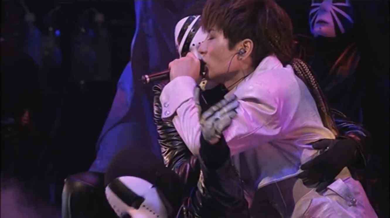 GACKTさん、首里城再建に寄付「ファンの協力と沖縄を思う僕の気持ち」
