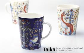 ティーカップ、コーヒーカップを愛でるトピ