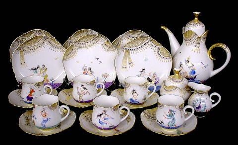 ティーカップ、コーヒーカップを愛でるトピ