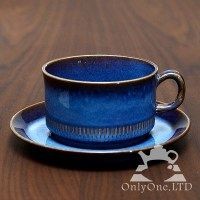 ティーカップ、コーヒーカップを愛でるトピ