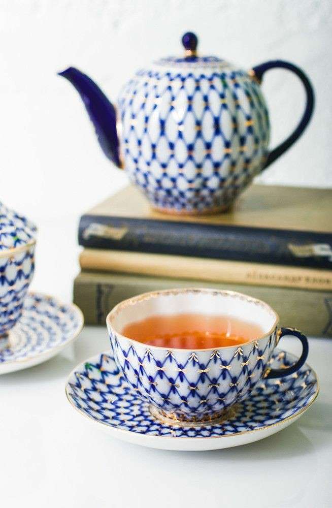 ティーカップ、コーヒーカップを愛でるトピ