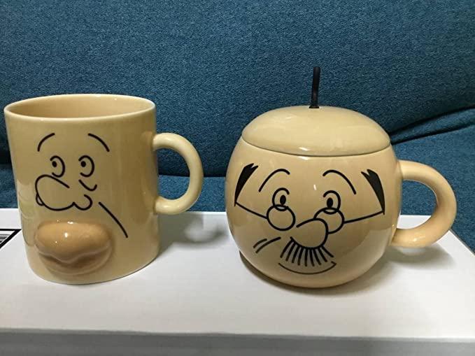 ティーカップ、コーヒーカップを愛でるトピ
