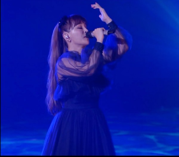 浜崎あゆみ公式ツイッターでファンにお願い「プライベート情報のSNS発信どうか控えて」