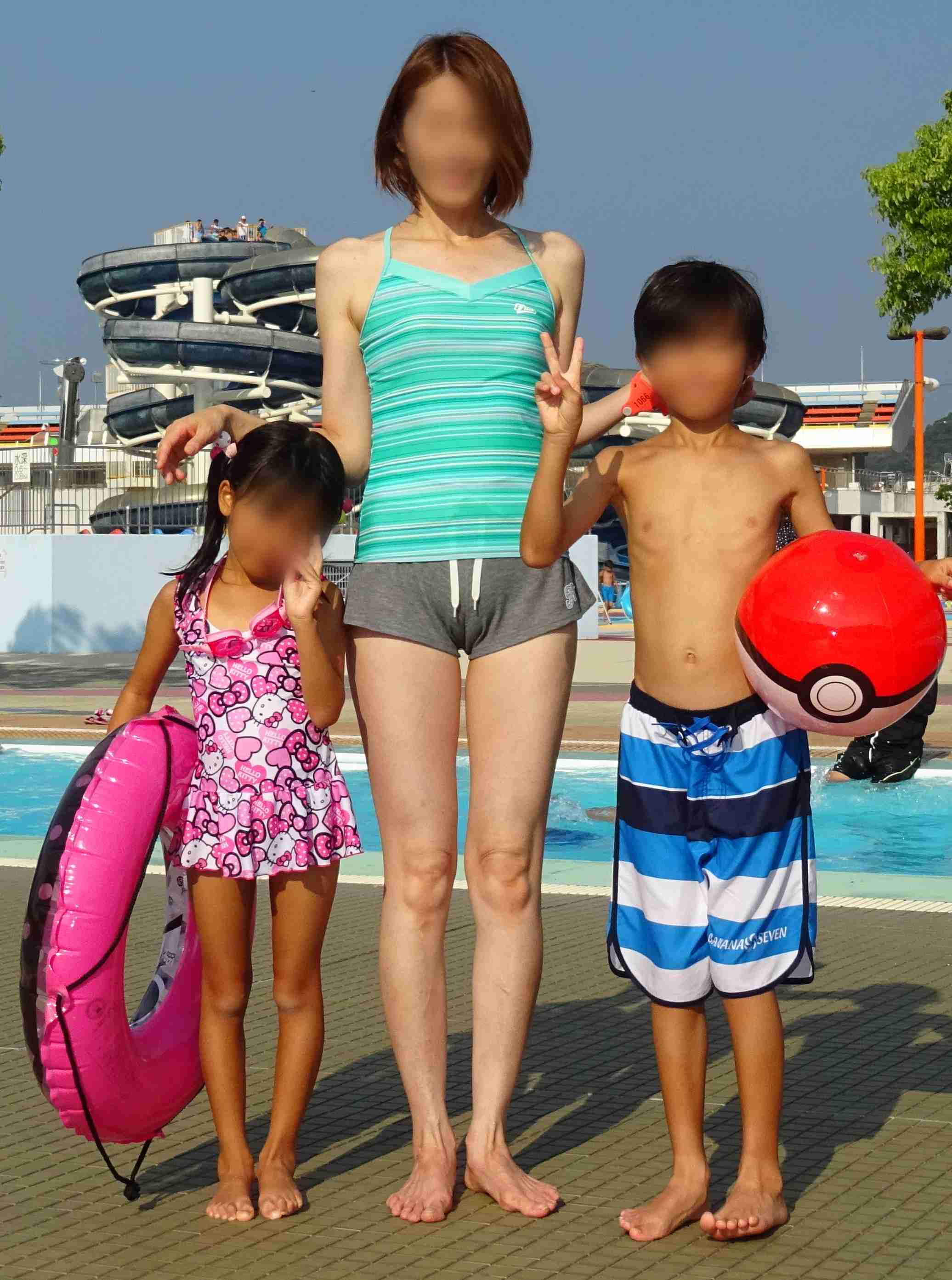 観月ありさ、太ももあらわな美脚ショット「信じられない長さ美しさ」「見とれました」