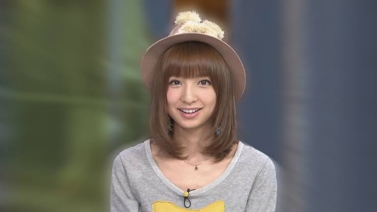 篠田麻里子がYouTubeデビュー、夫も初登場