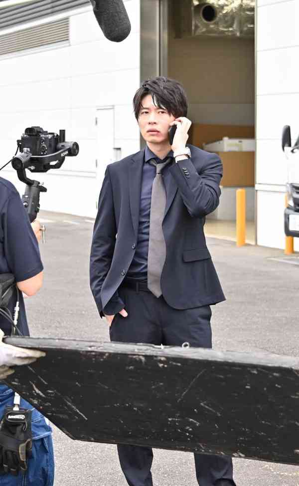 あざとい! 田中圭のフェイスシールド越しの上目遣いにファン歓喜