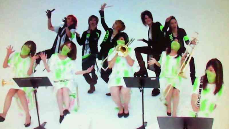 島村楽器、着けたまま演奏できる管楽器用マスク。メガネがくもりにくい仕様