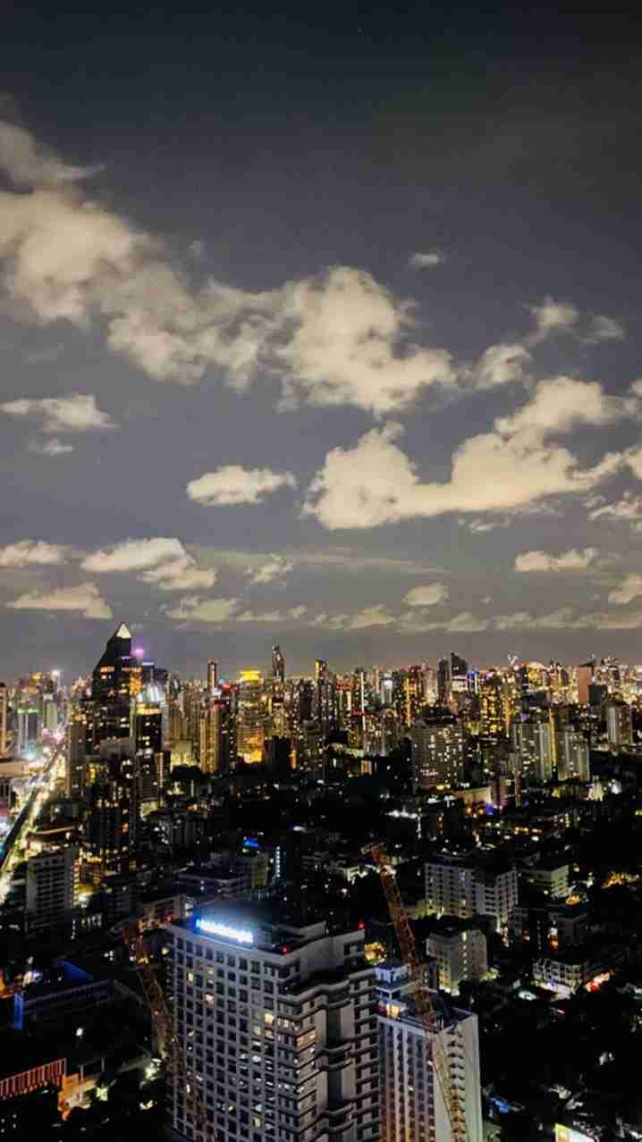 スマホに入ってる旅先の写真見せてください