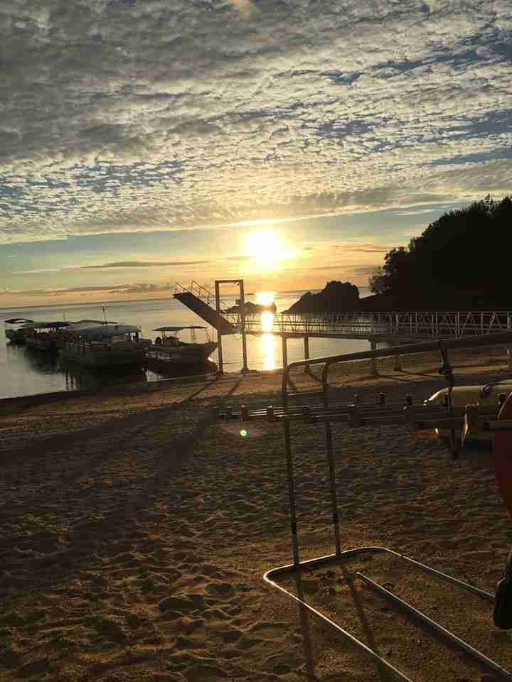 スマホに入ってる旅先の写真見せてください