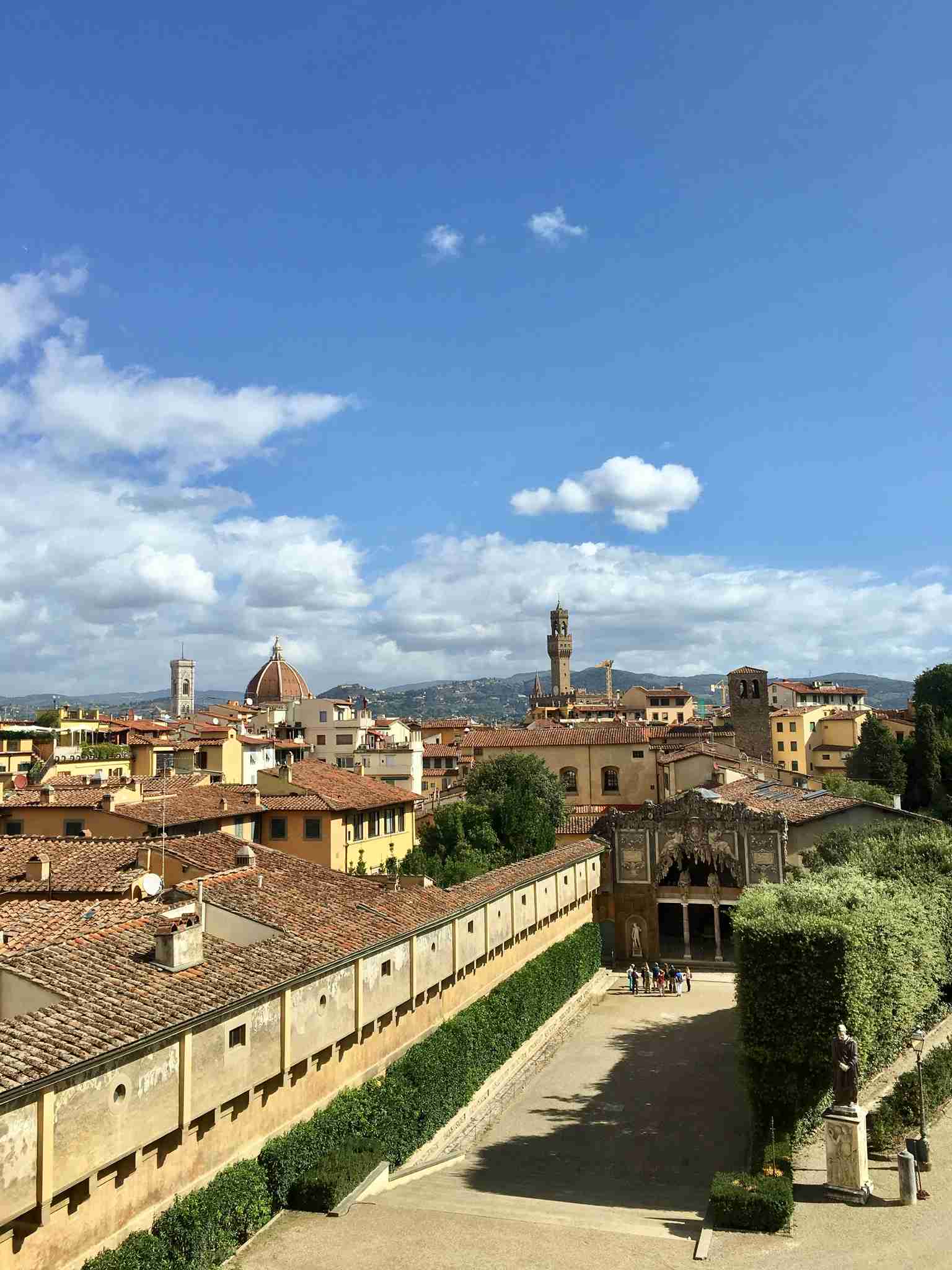 スマホに入ってる旅先の写真見せてください