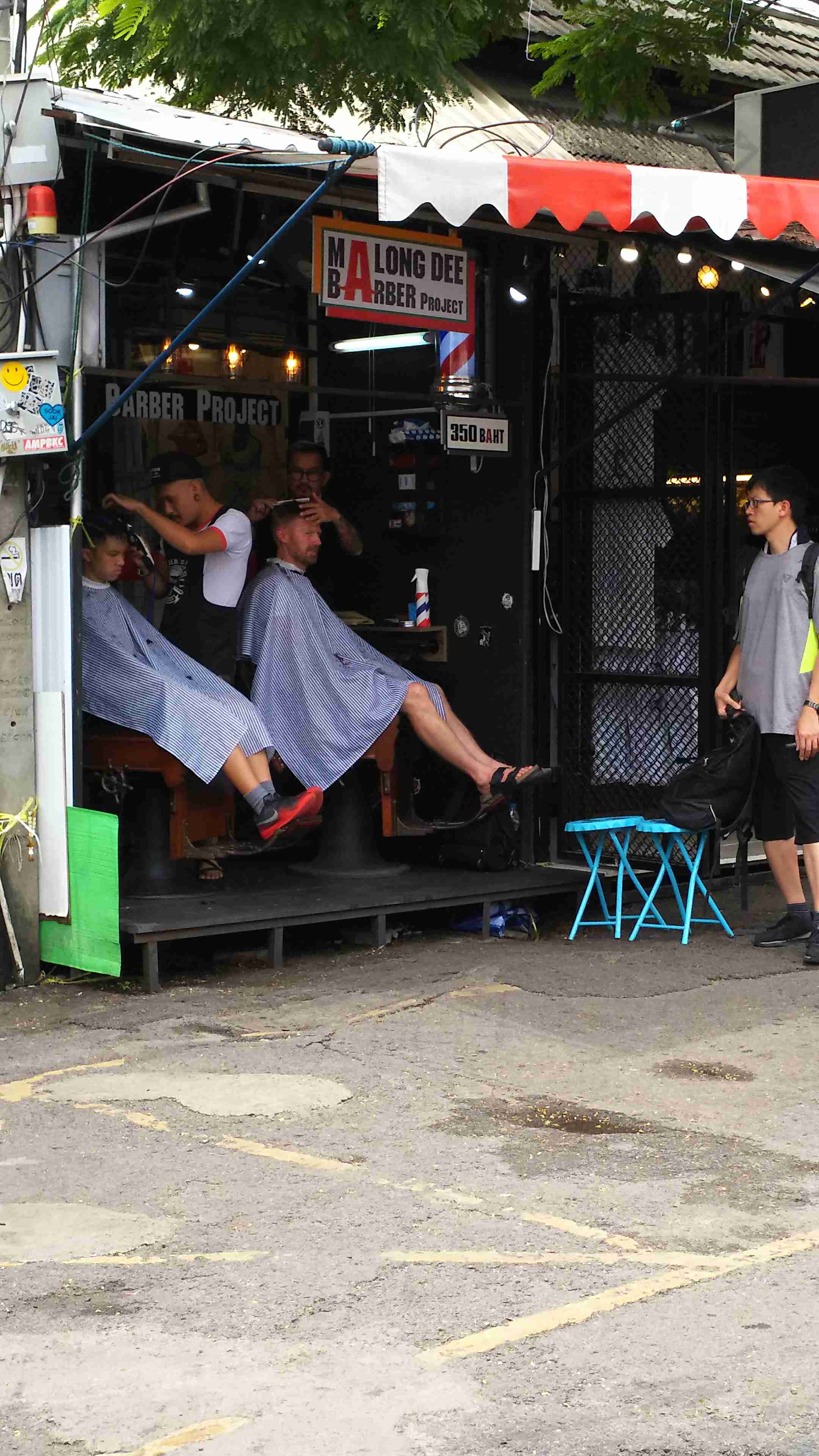 スマホに入ってる旅先の写真見せてください