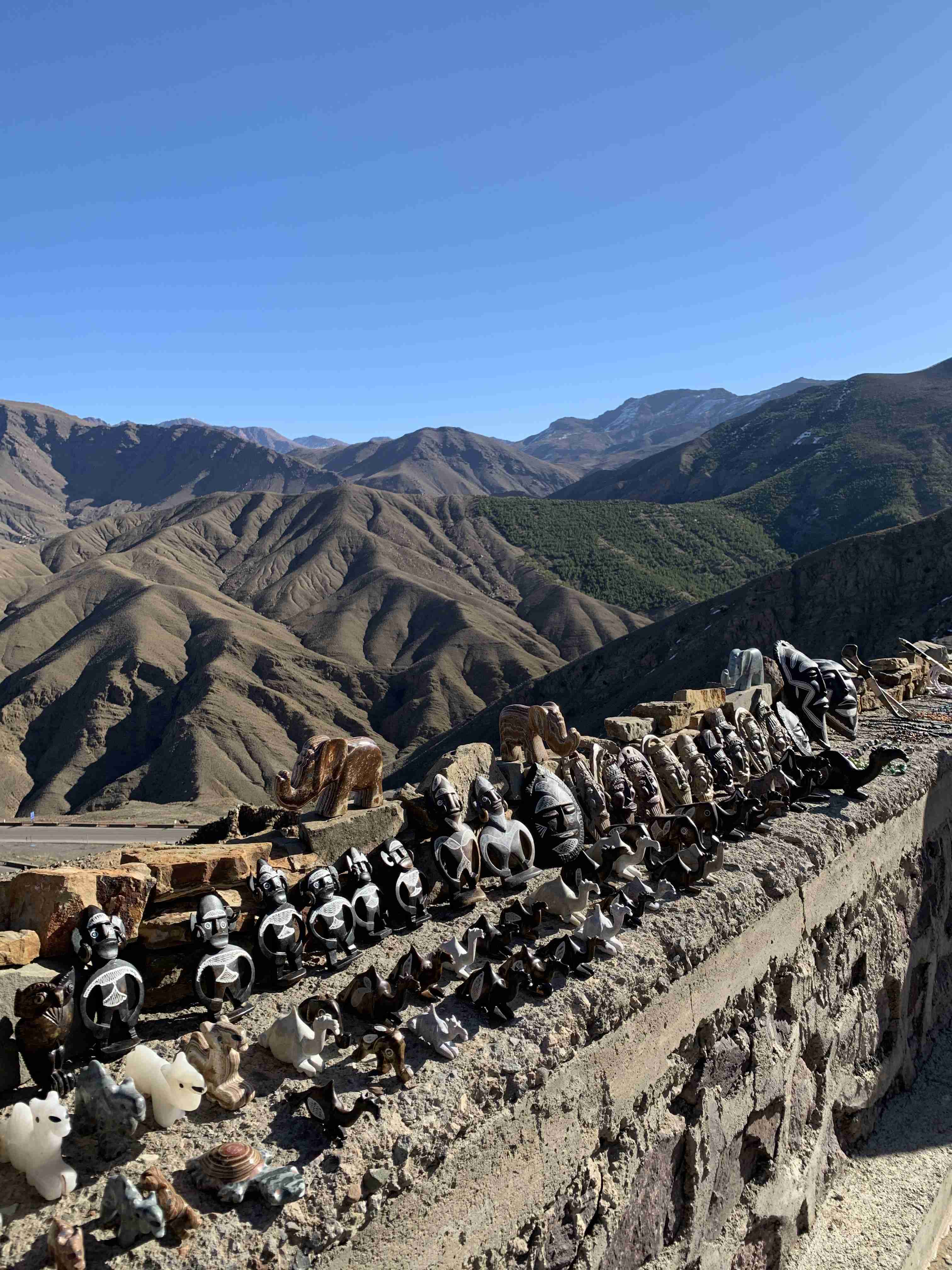 スマホに入ってる旅先の写真見せてください