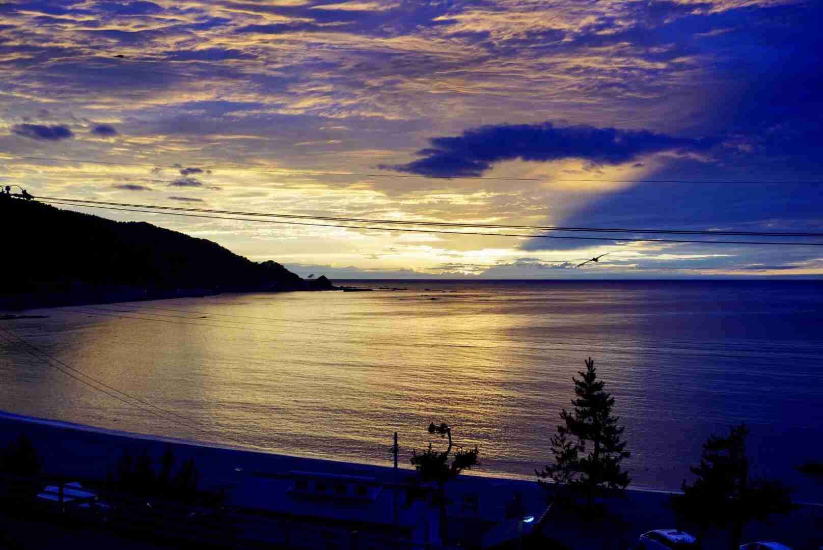 スマホに入ってる旅先の写真見せてください