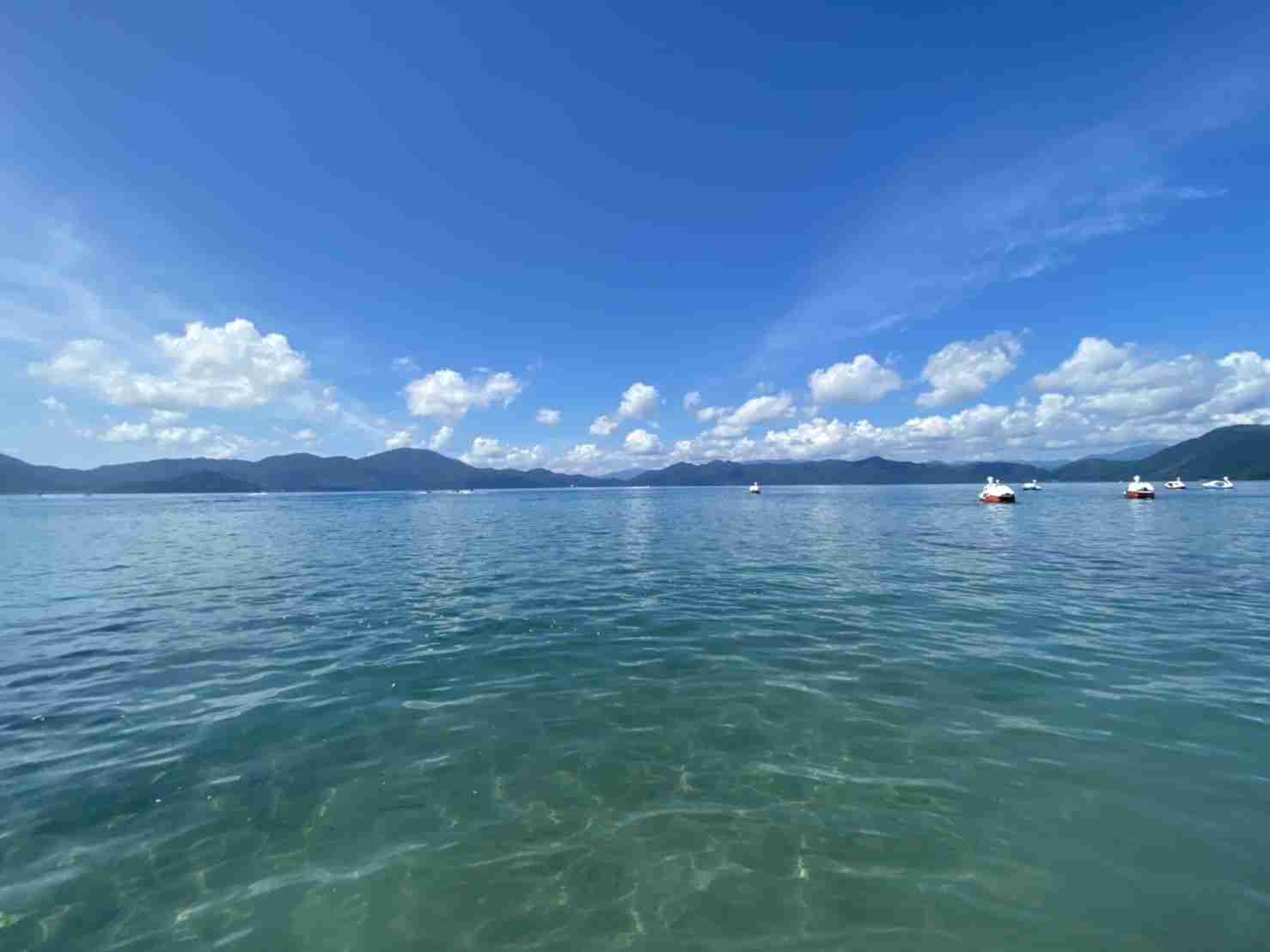 スマホに入ってる旅先の写真見せてください