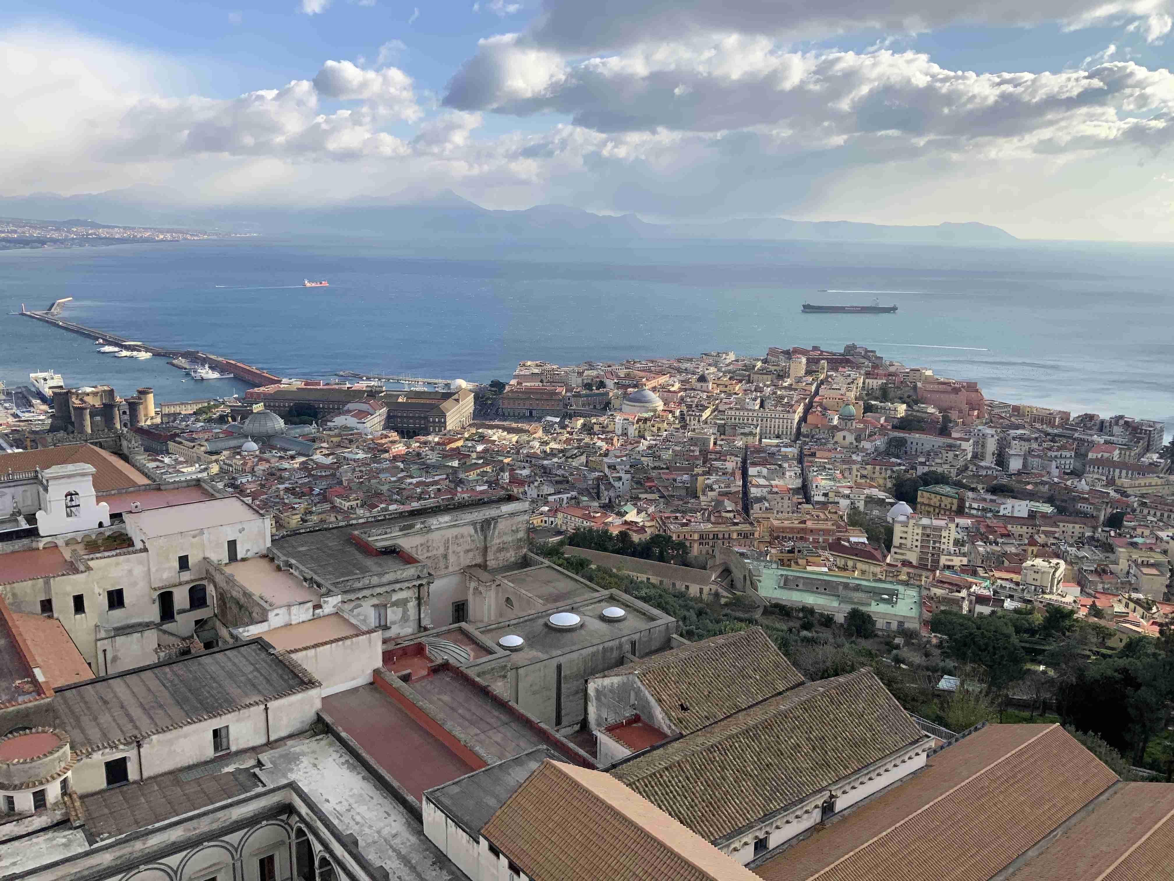 スマホに入ってる旅先の写真見せてください