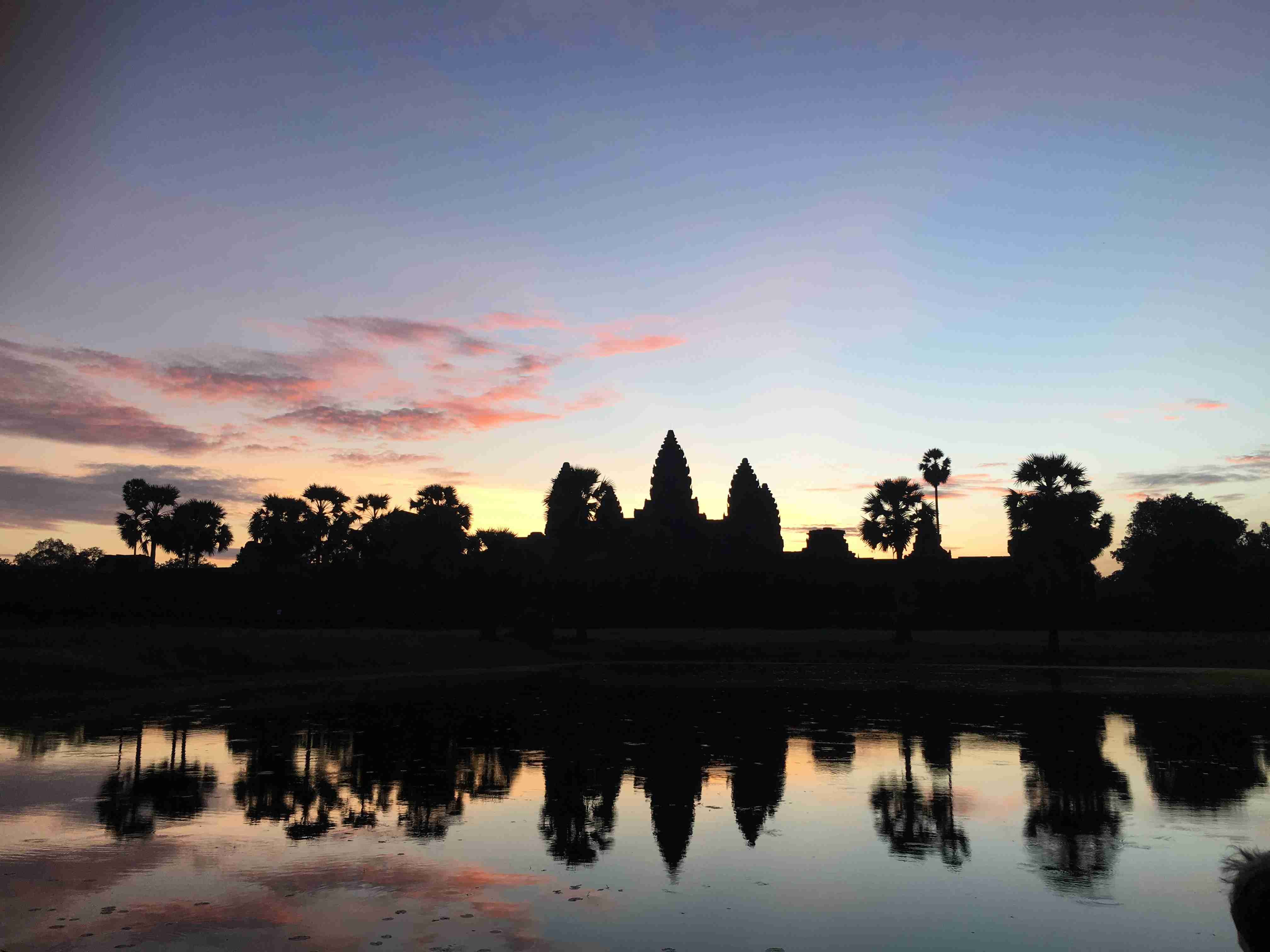 スマホに入ってる旅先の写真見せてください