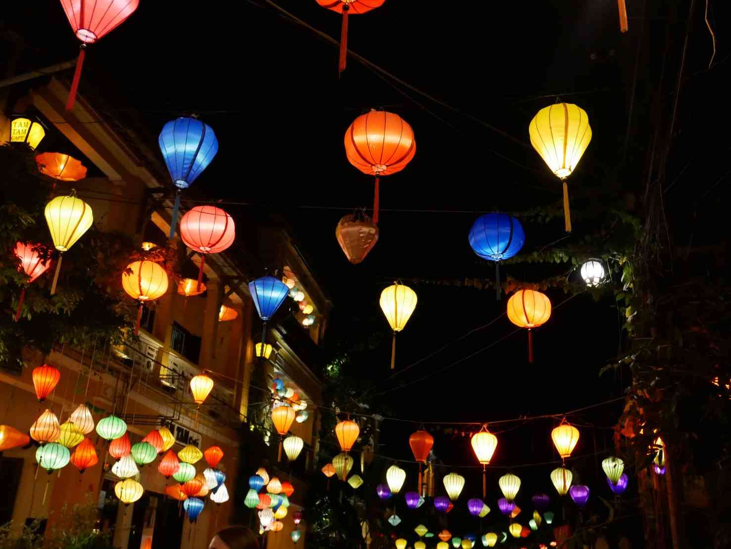 スマホに入ってる旅先の写真見せてください