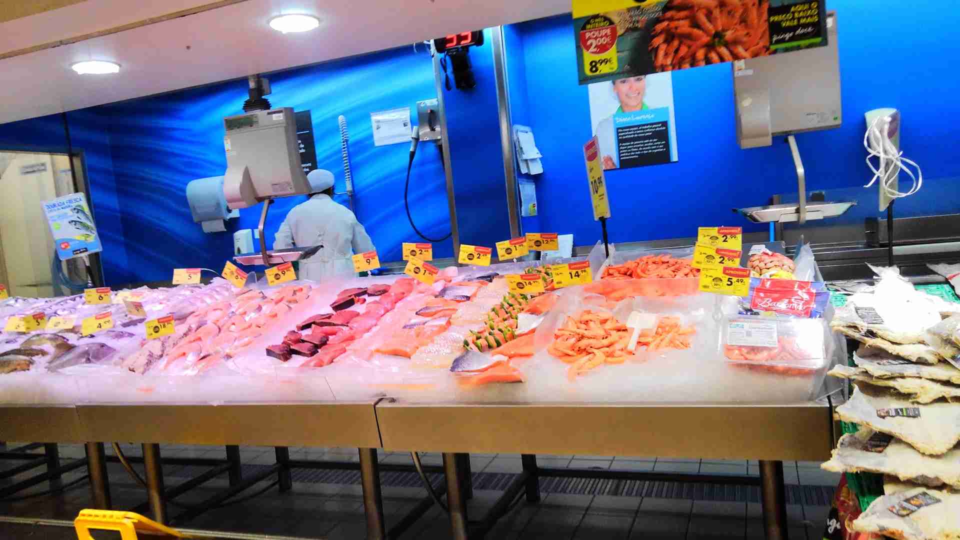 スマホに入ってる旅先の写真見せてください