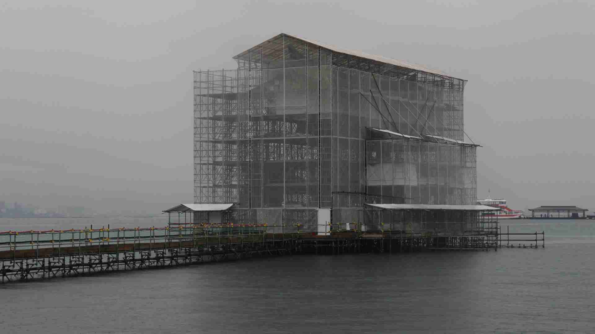 スマホに入ってる旅先の写真見せてください