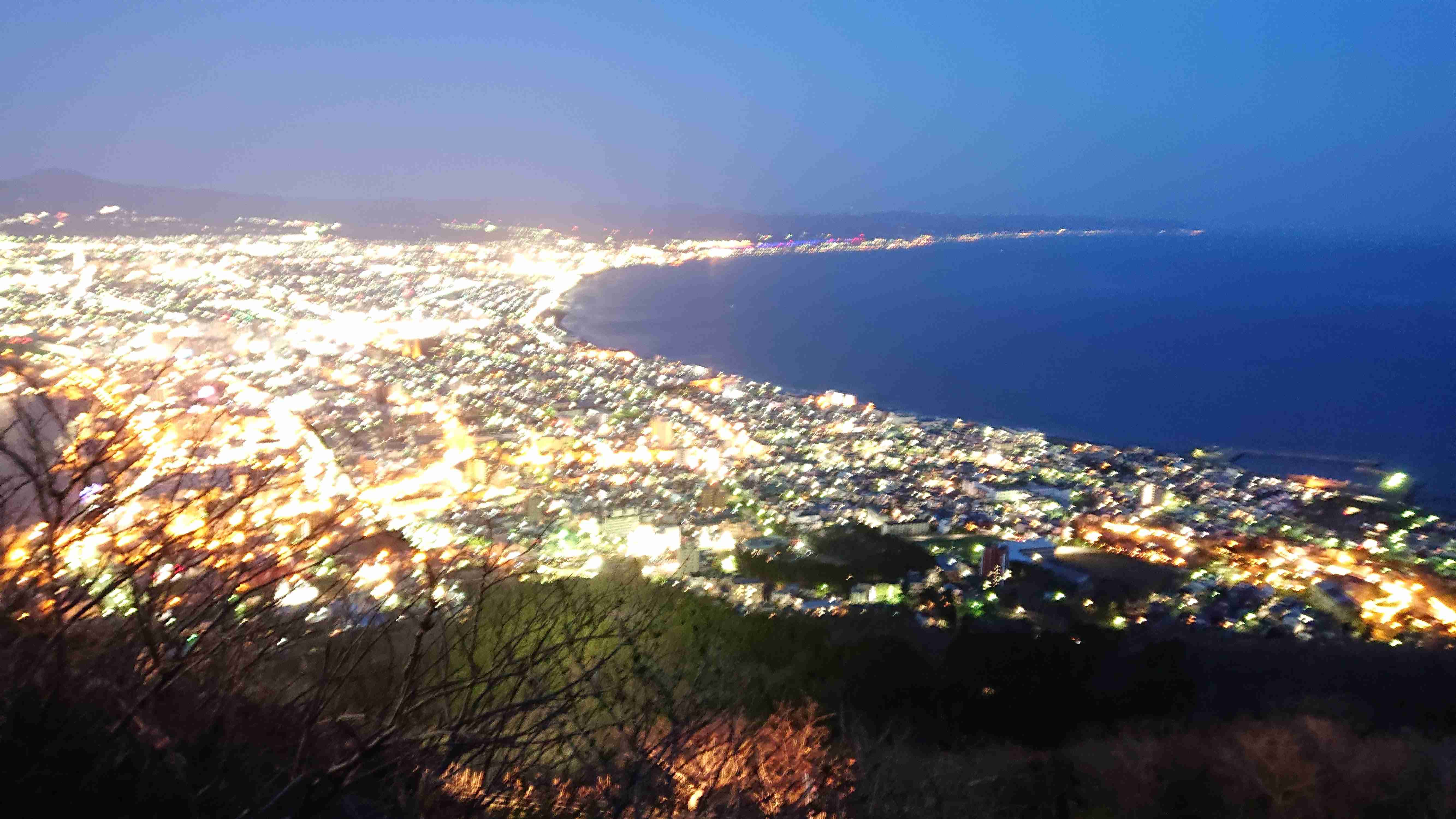 スマホに入ってる旅先の写真見せてください