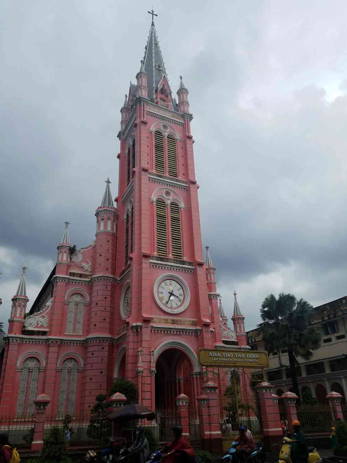 スマホに入ってる旅先の写真見せてください