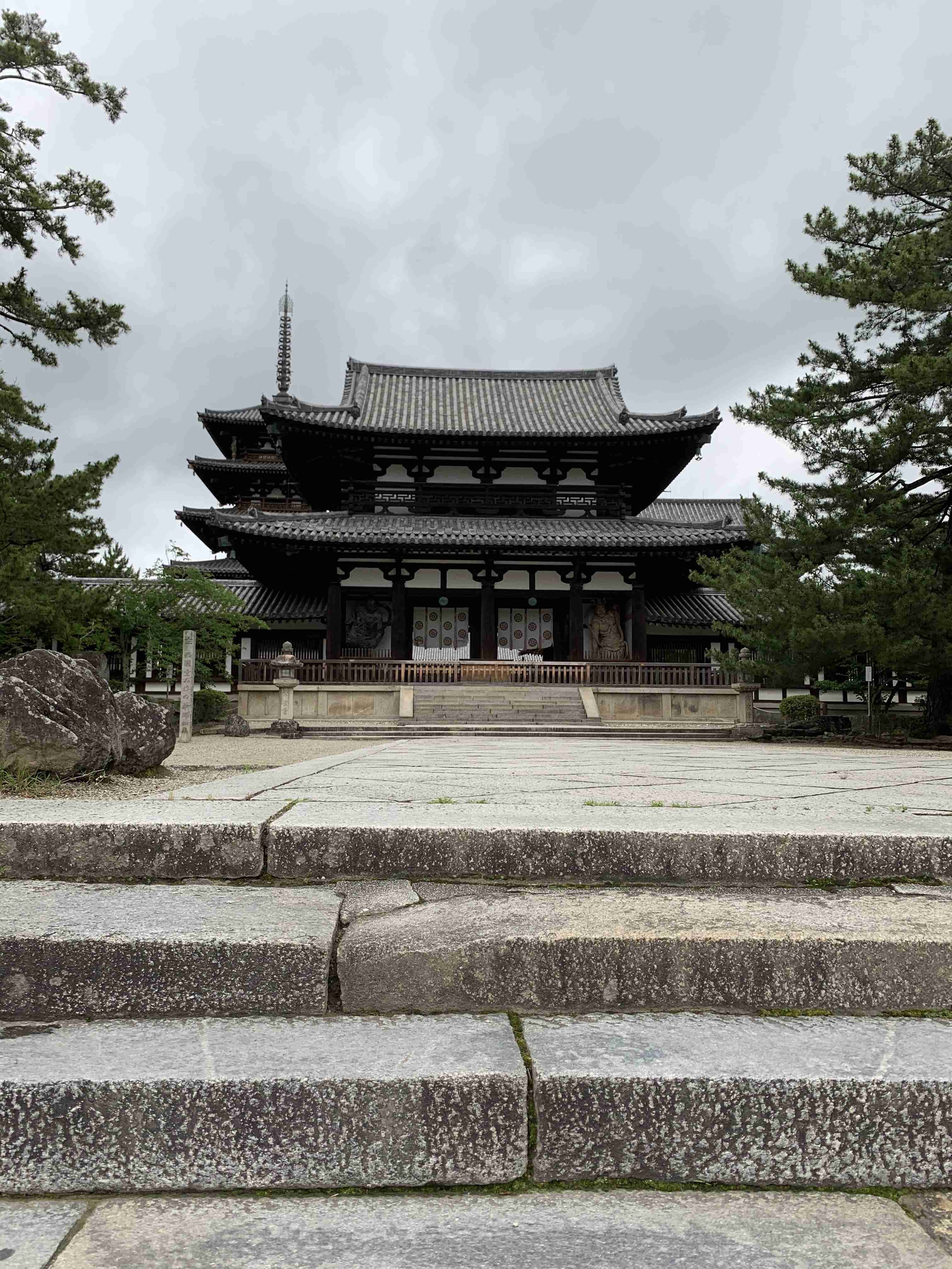 スマホに入ってる旅先の写真見せてください