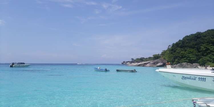 スマホに入ってる旅先の写真見せてください