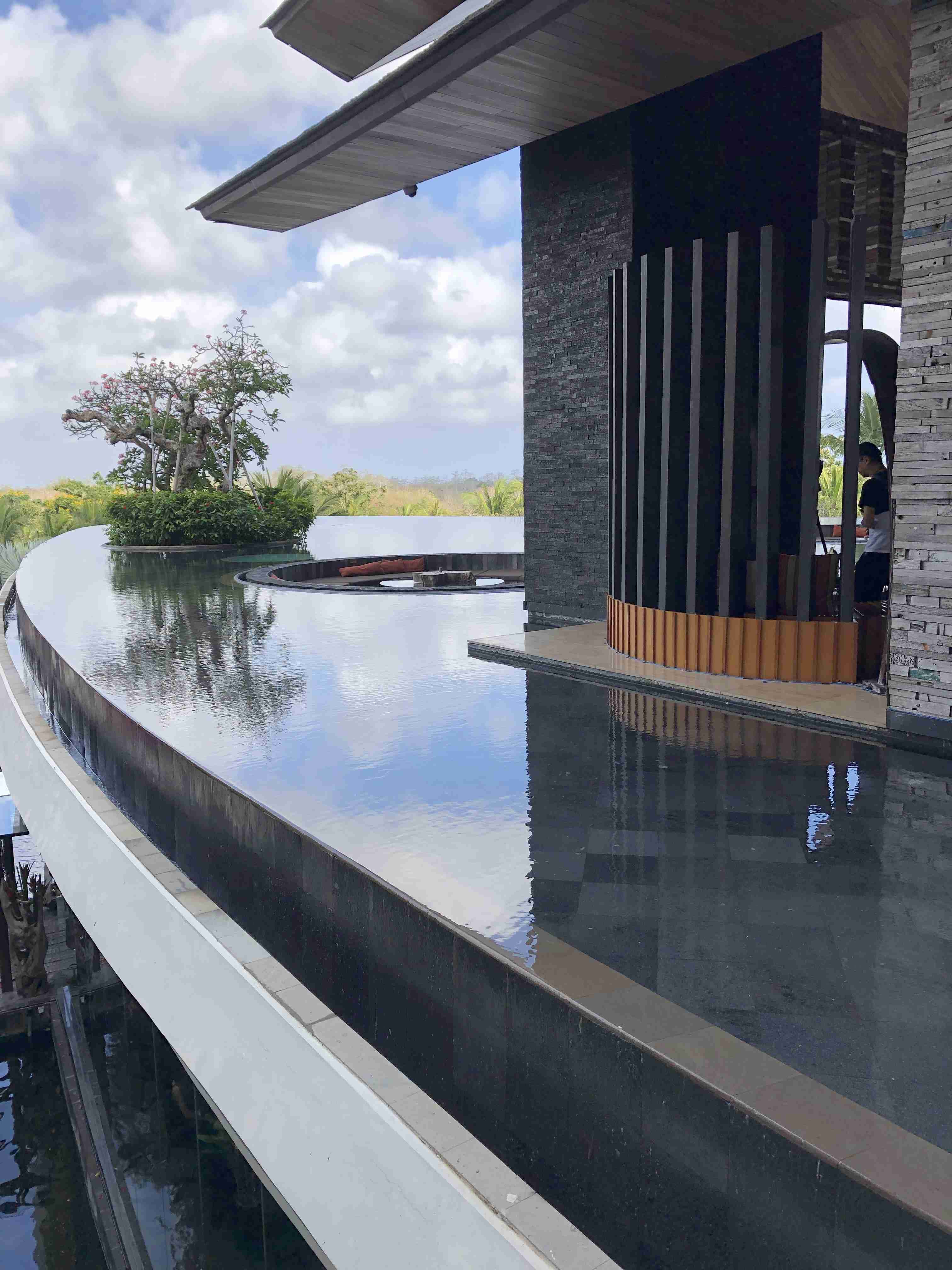 スマホに入ってる旅先の写真見せてください