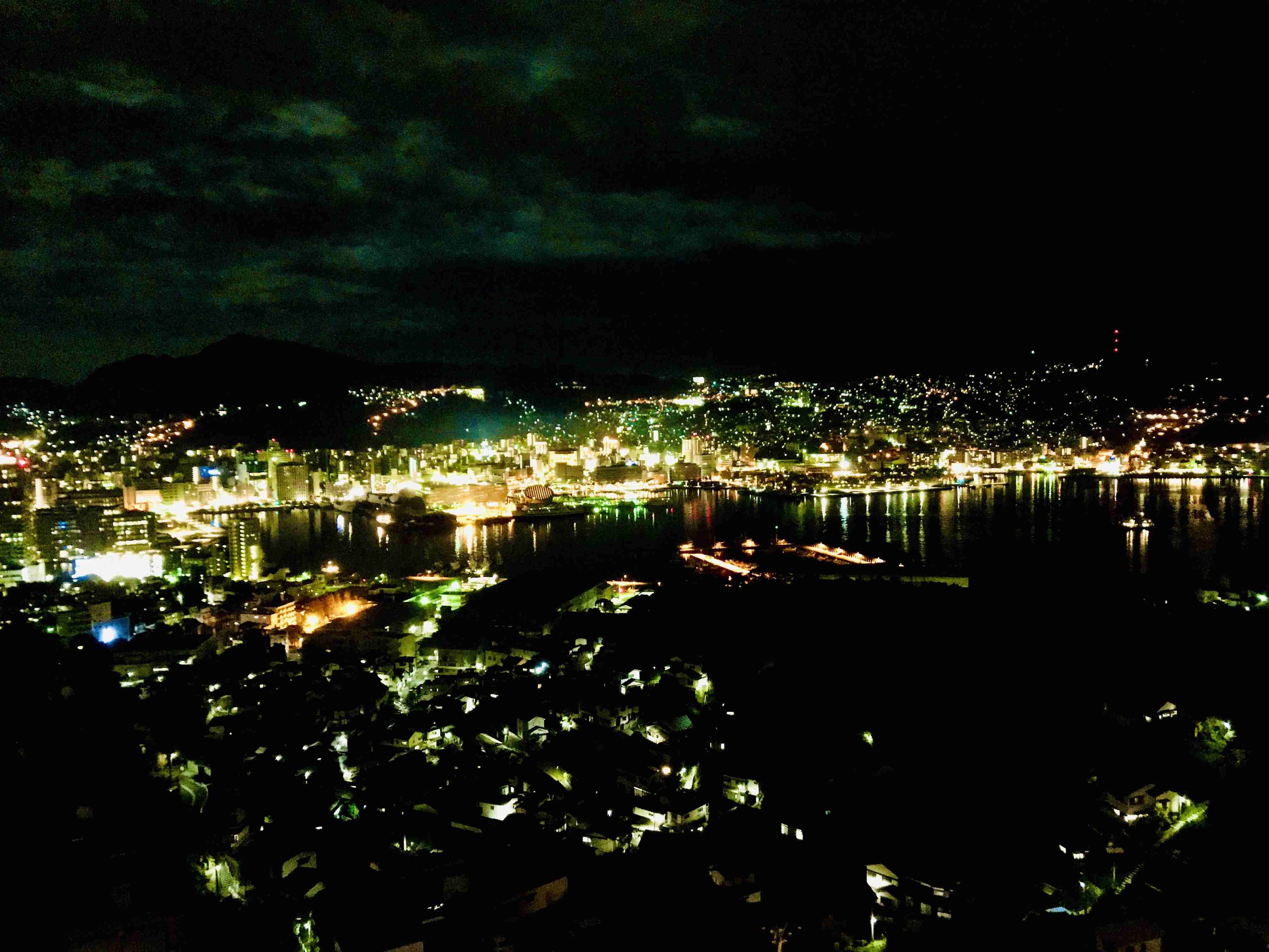 スマホに入ってる旅先の写真見せてください