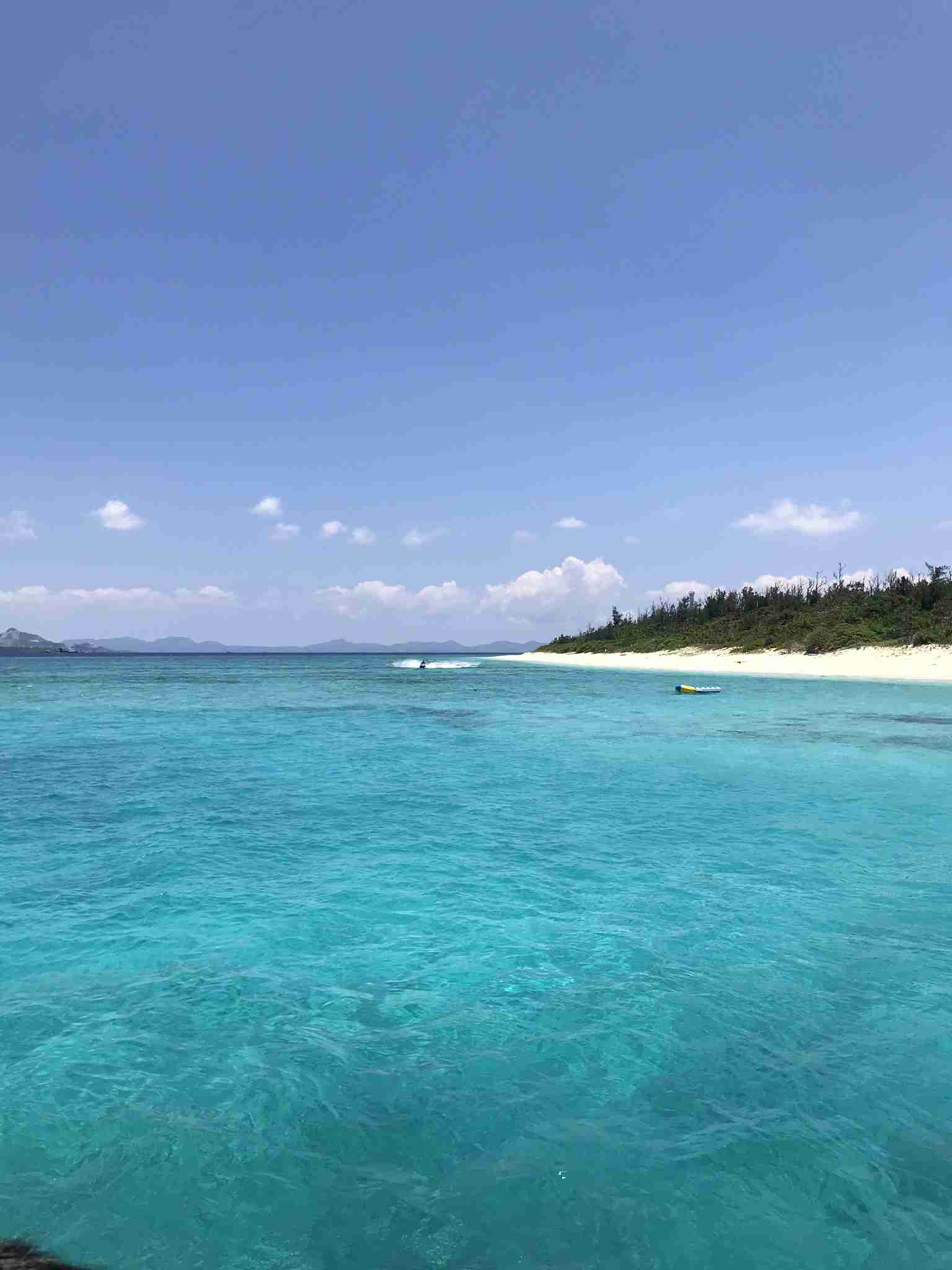 スマホに入ってる旅先の写真見せてください