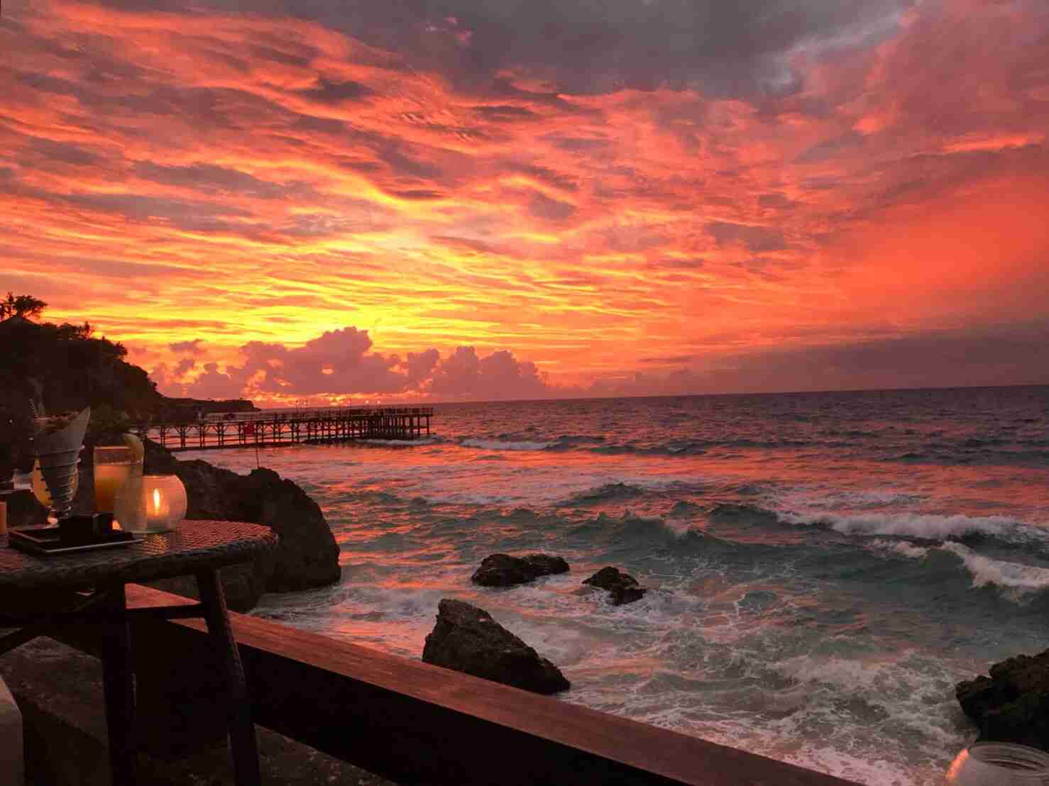 スマホに入ってる旅先の写真見せてください