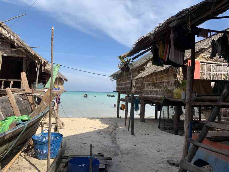 スマホに入ってる旅先の写真見せてください