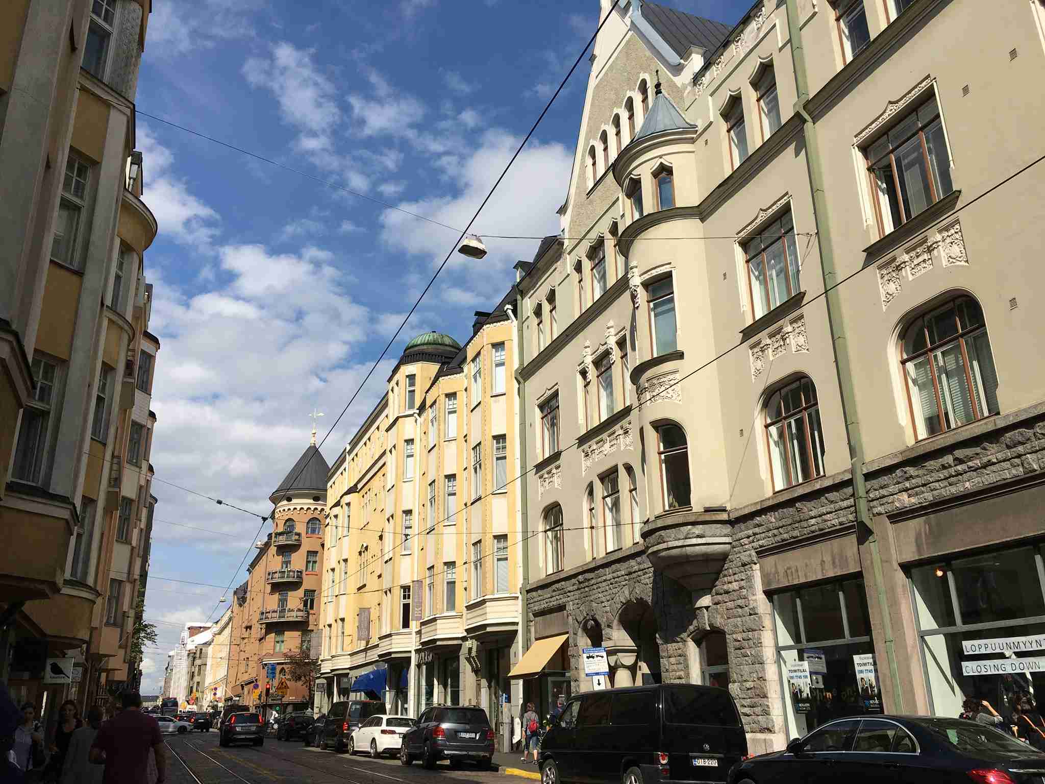 スマホに入ってる旅先の写真見せてください