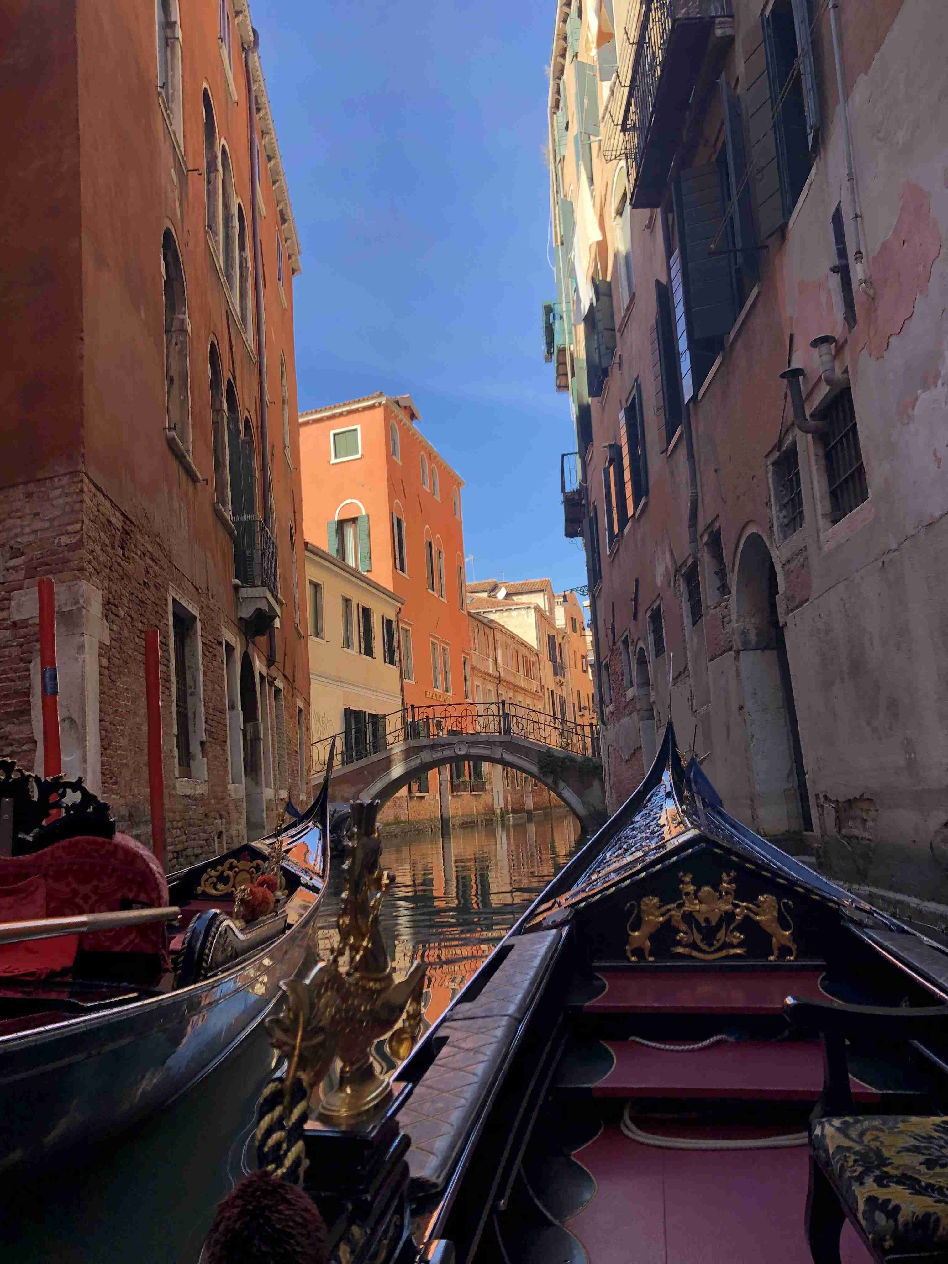 スマホに入ってる旅先の写真見せてください