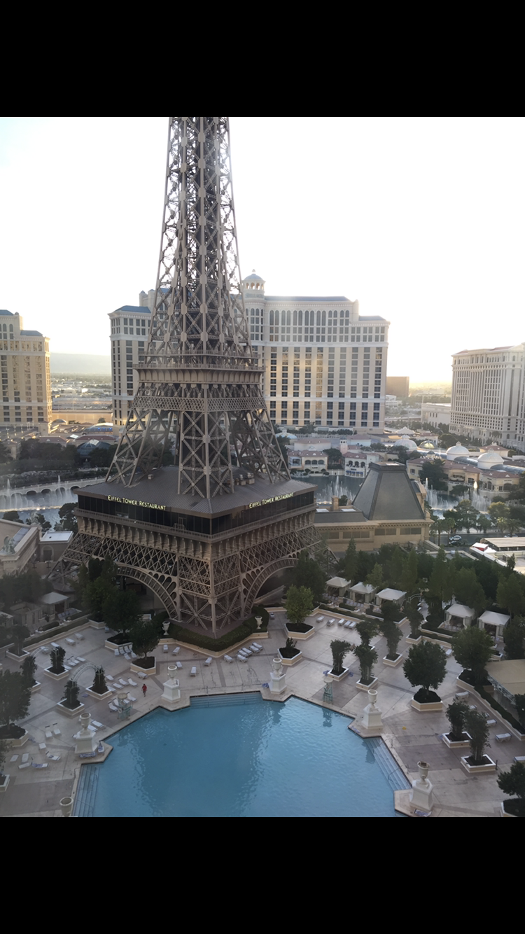 スマホに入ってる旅先の写真見せてください