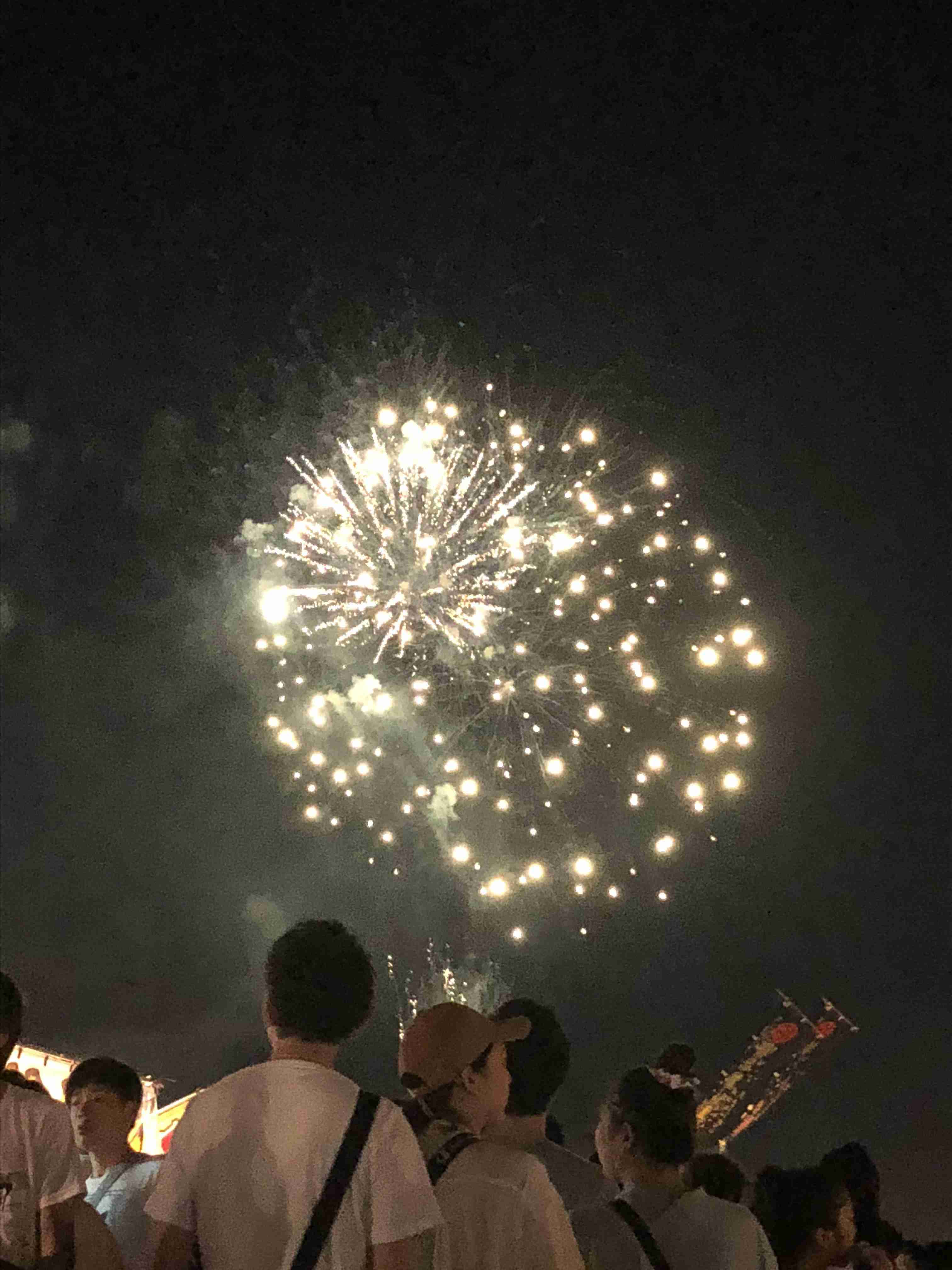 スマホに入ってる旅先の写真見せてください