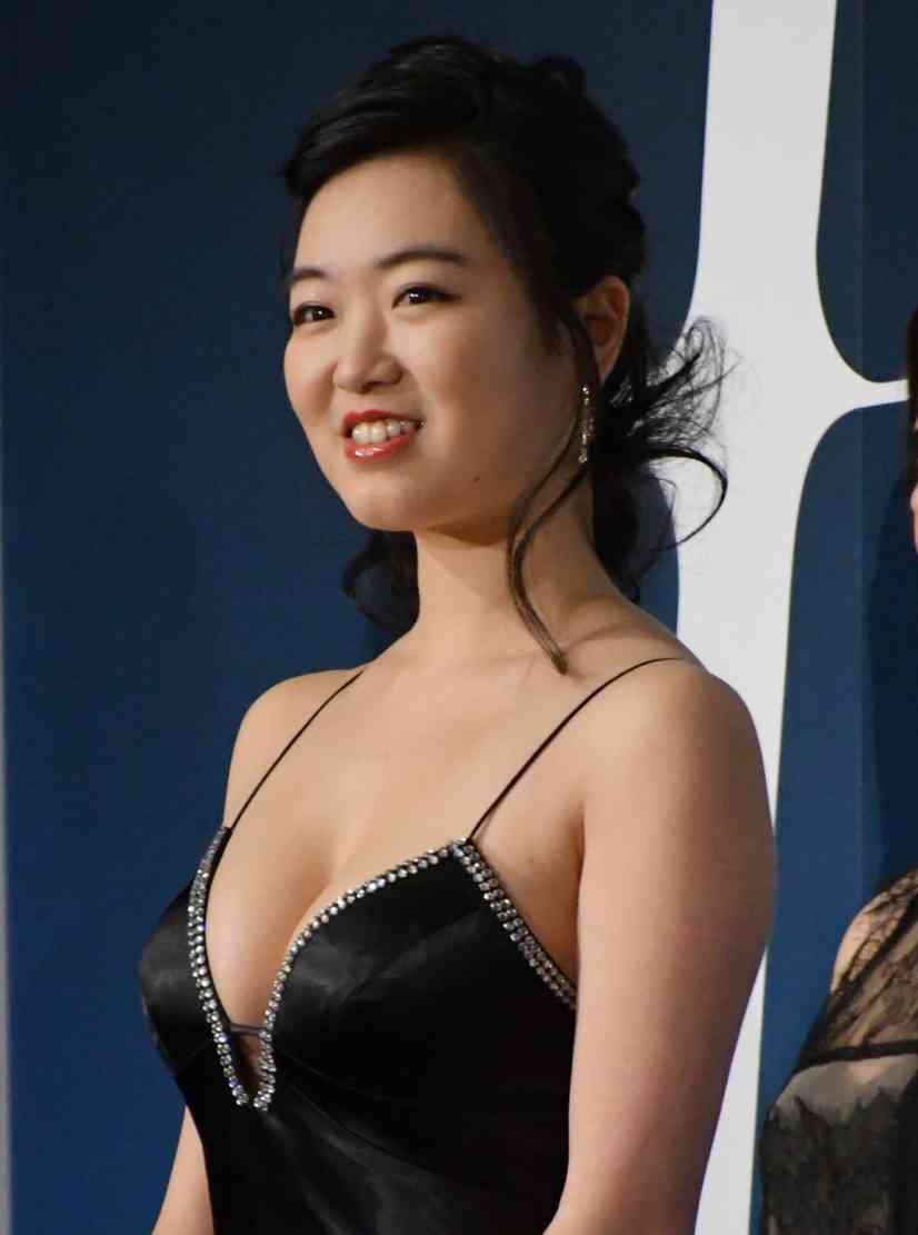 女優の舞台挨拶衣装を貼るトピPart3
