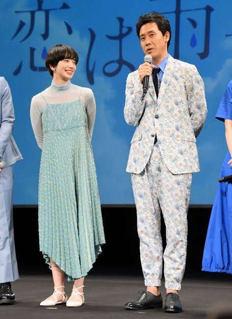 女優の舞台挨拶衣装を貼るトピPart3