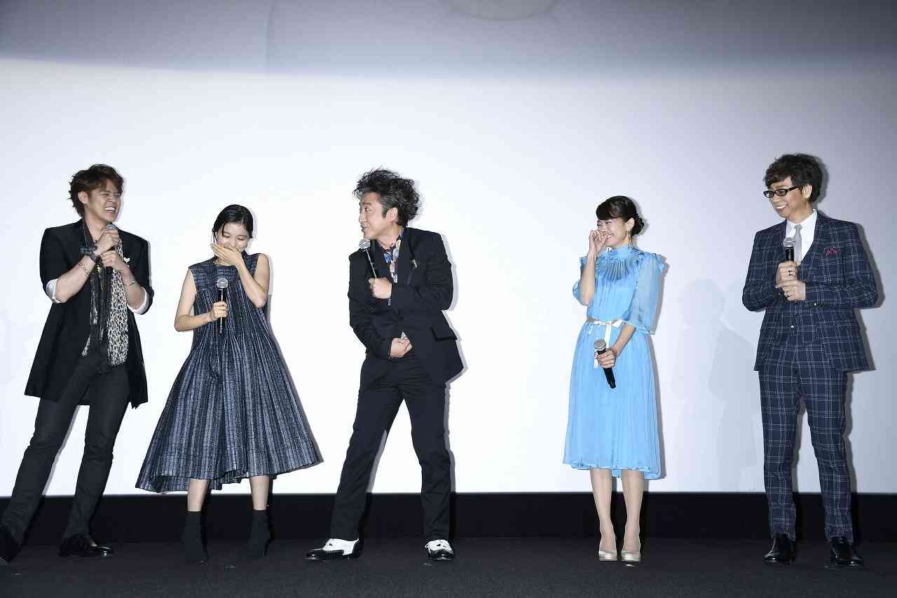 女優の舞台挨拶衣装を貼るトピPart3