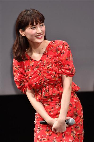 女優の舞台挨拶衣装を貼るトピPart3