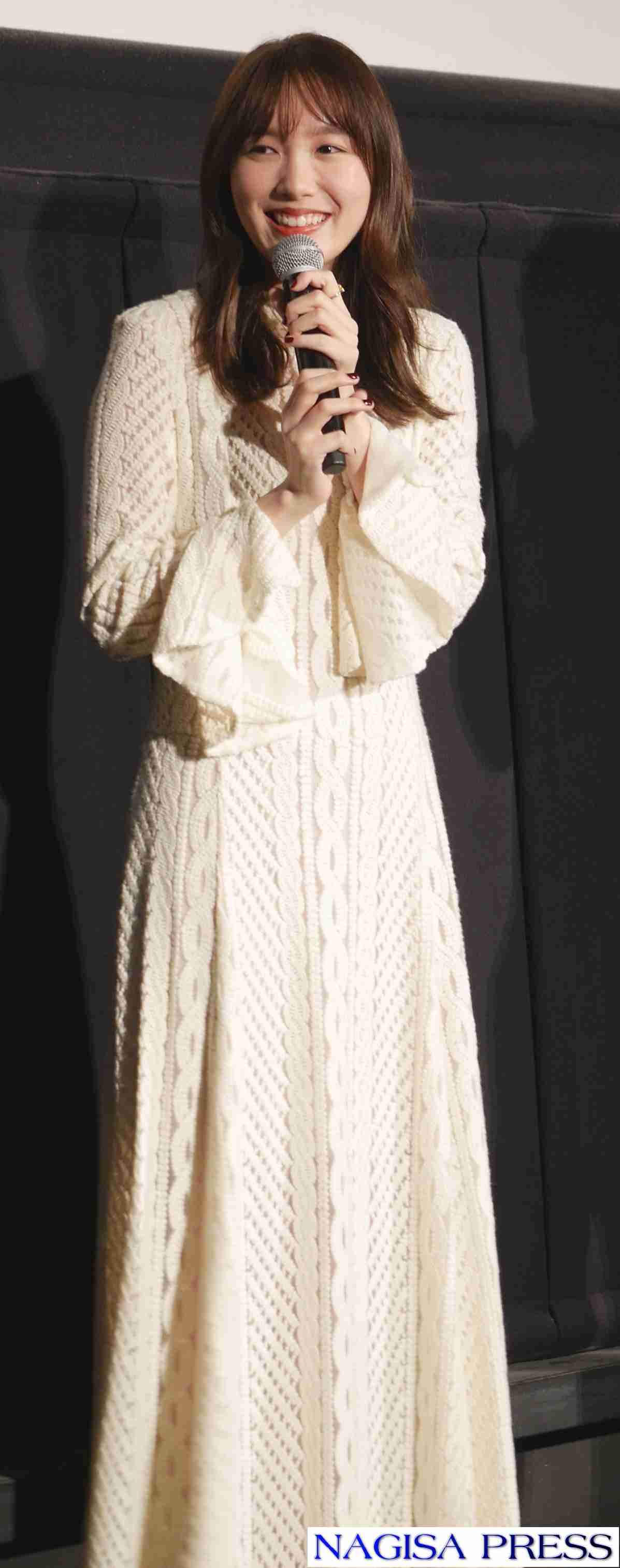 女優の舞台挨拶衣装を貼るトピPart3