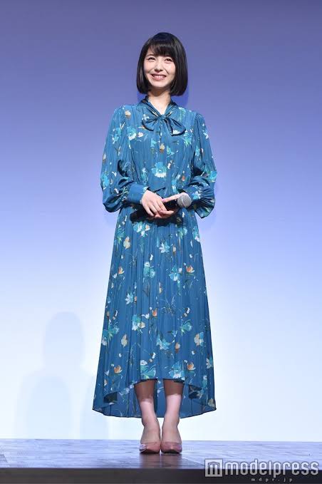 女優の舞台挨拶衣装を貼るトピPart3