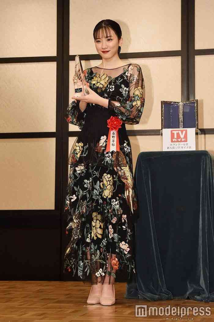 女優の舞台挨拶衣装を貼るトピPart3