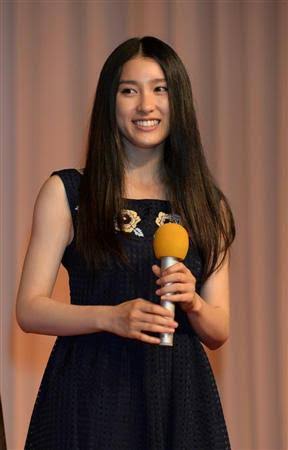 女優の舞台挨拶衣装を貼るトピPart3