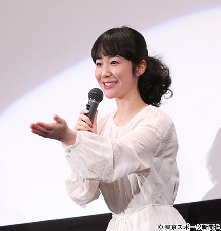 女優の舞台挨拶衣装を貼るトピPart3