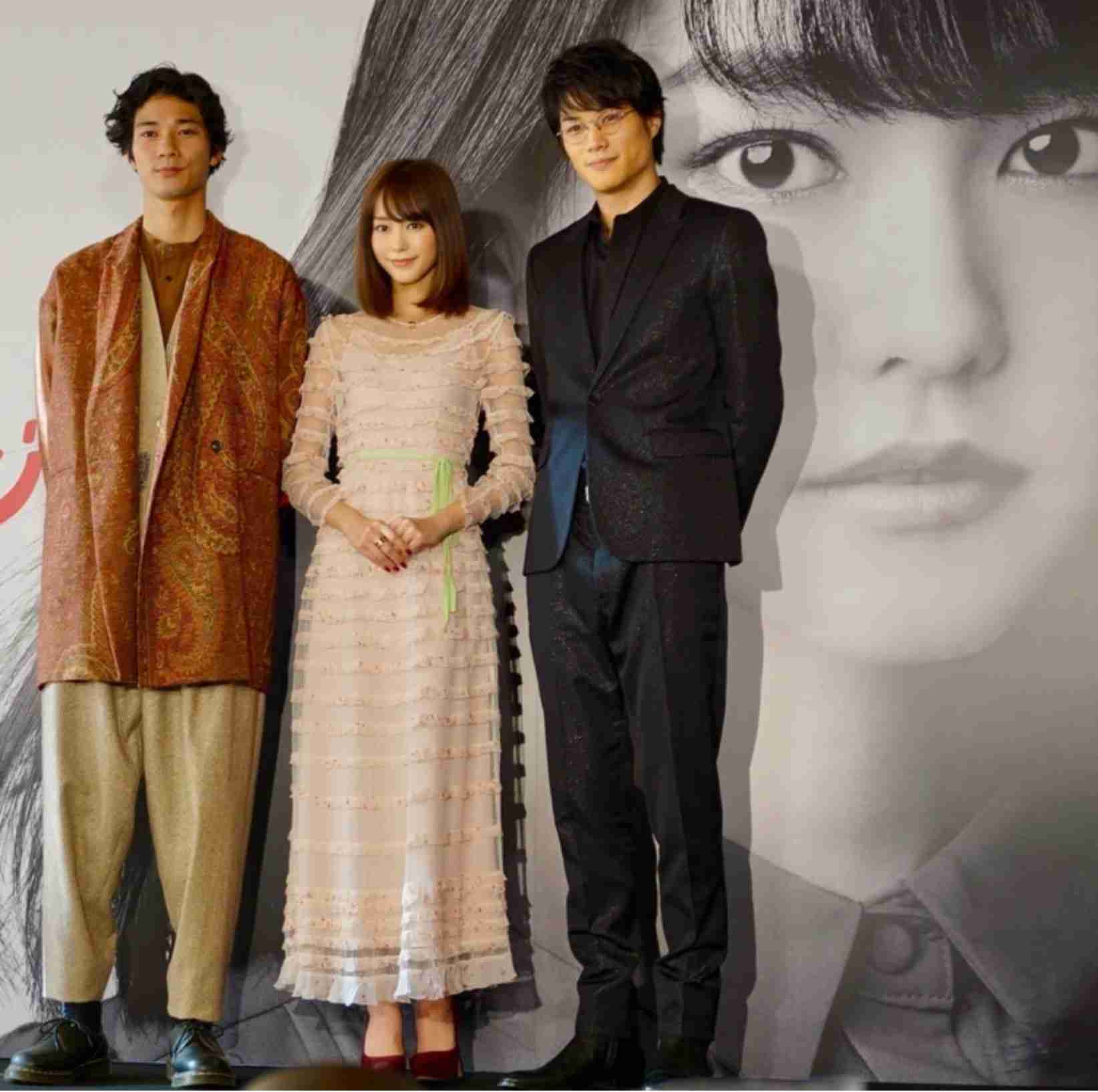 女優の舞台挨拶衣装を貼るトピPart3