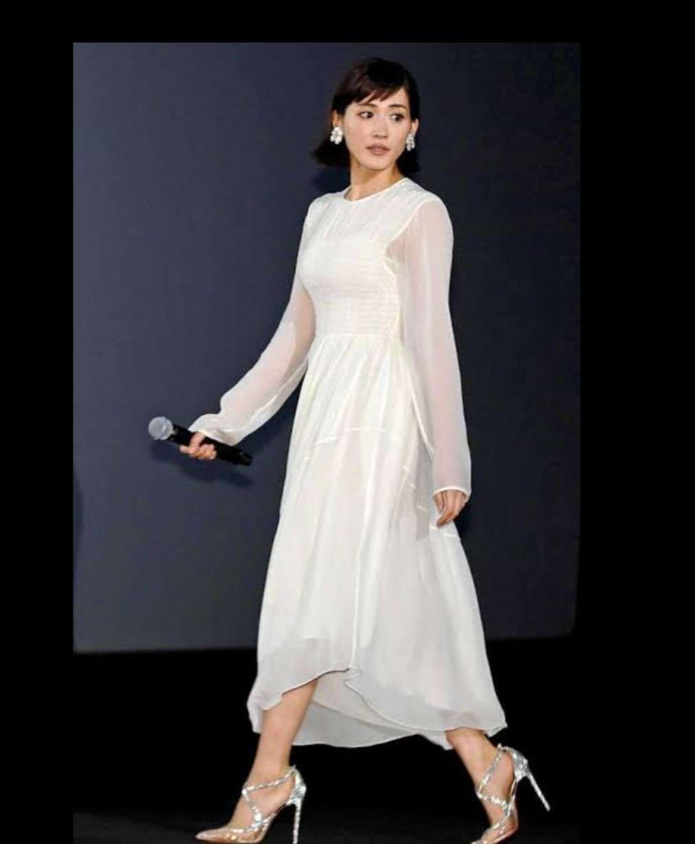 女優の舞台挨拶衣装を貼るトピPart3