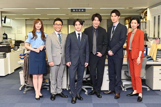 山田涼介×田中圭『キワドい2人』、初回放送日が9.11に決定　ポスター解禁