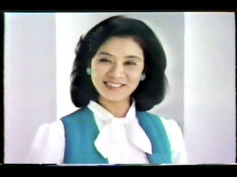 貼られたCMの画像を見て何のCMか分かったらプラス