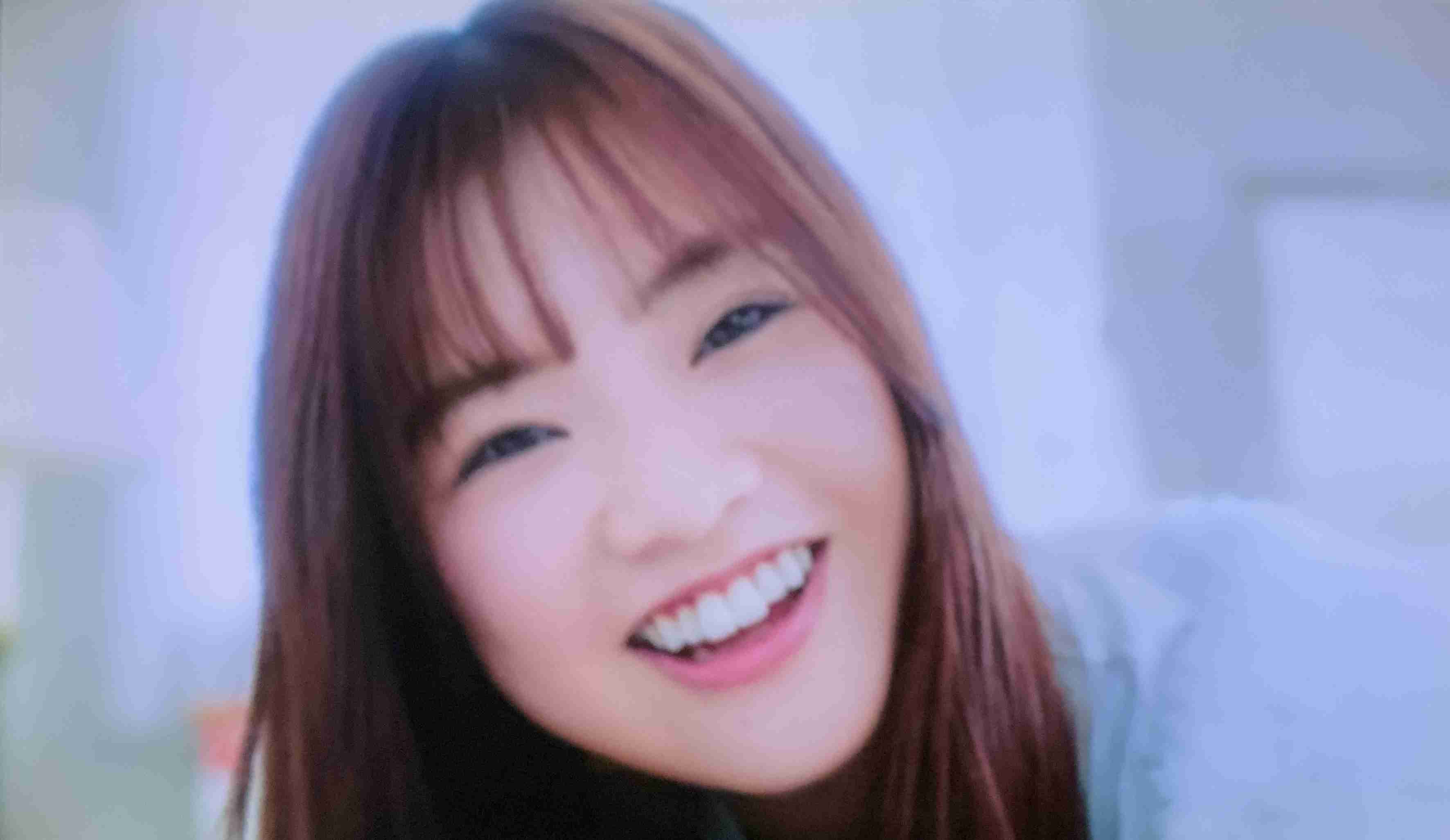 貼られたCMの画像を見て何のCMか分かったらプラス